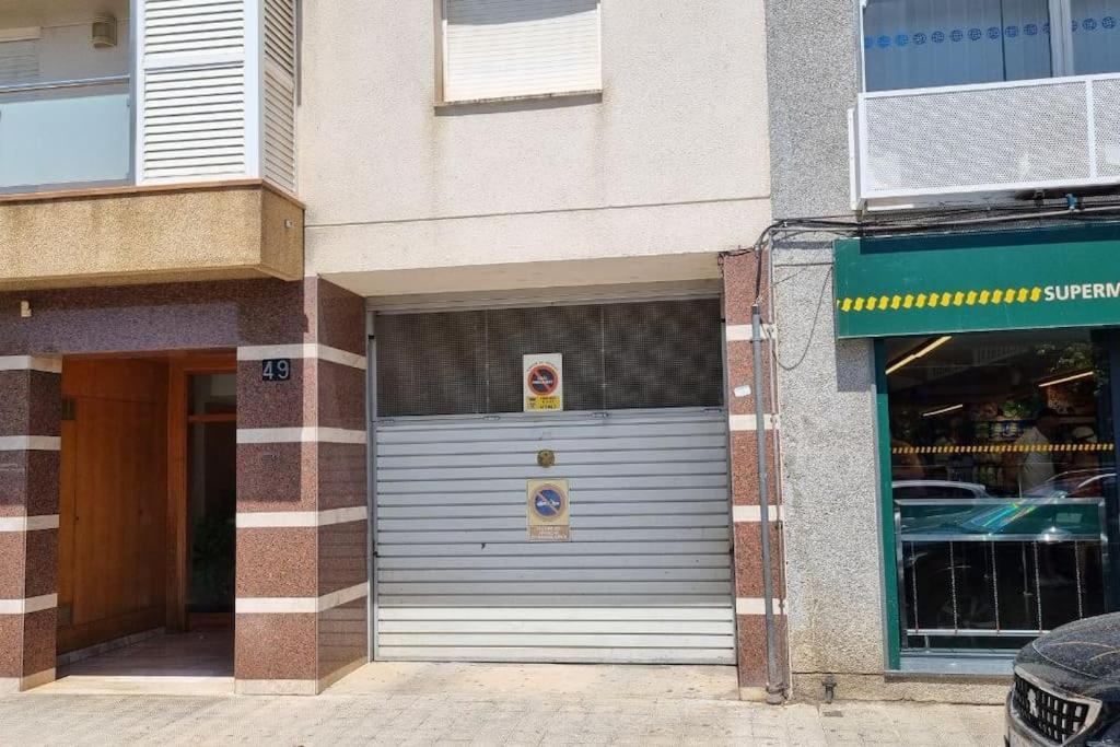 Piso En El Centro Con Vistas Al Mar Y Balcon Apartment Roses Exterior photo